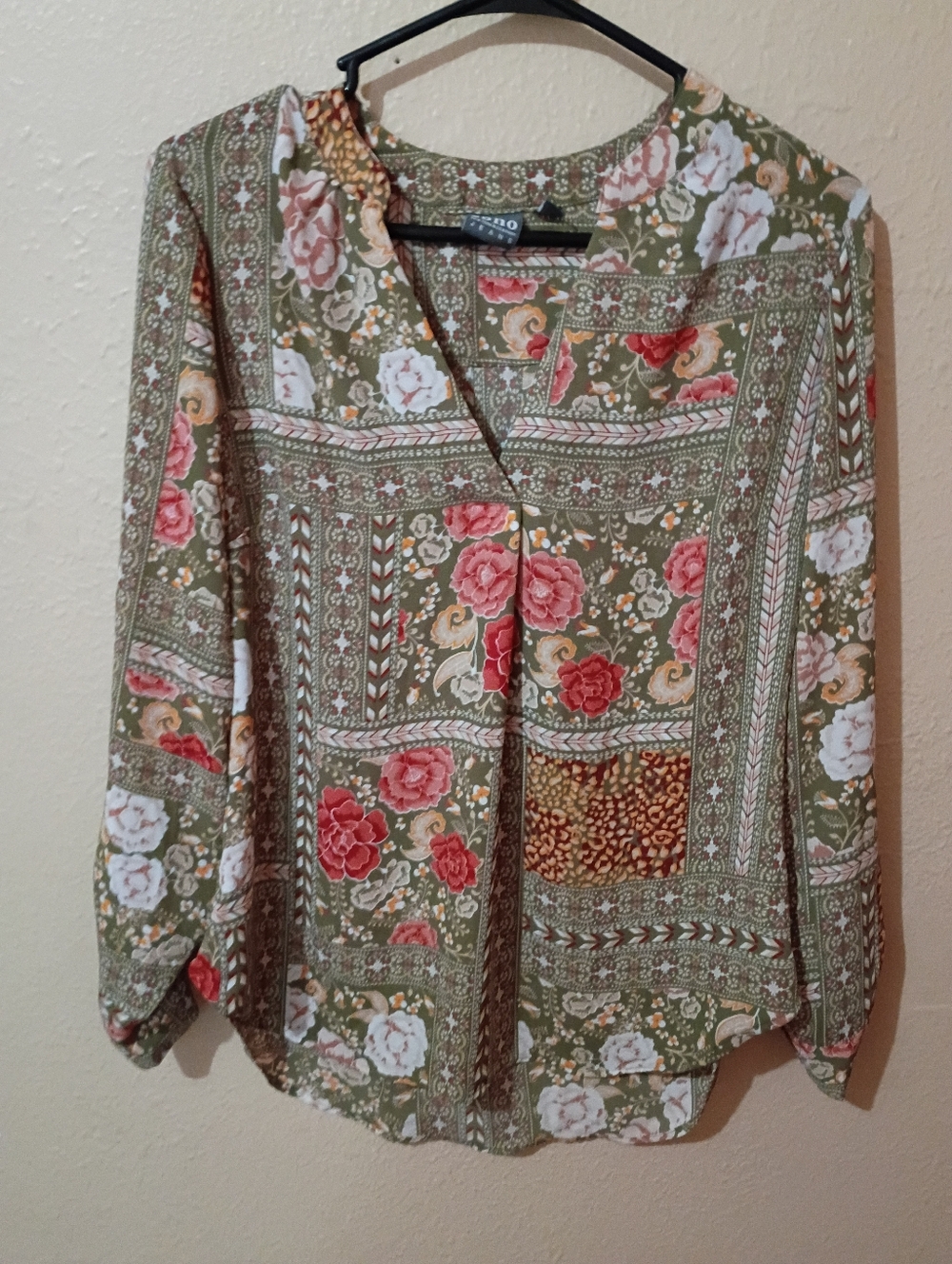SOHO SIZE MED I Olive Patchwork Floral Blouse